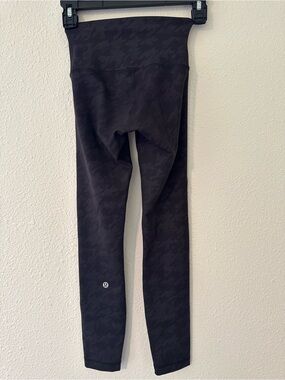 Lululemon Size 0 - Wunder Train High Rise Houndstooth Haze Emboss Black